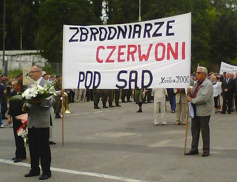 IMG00046 pod brama stoczni 30 VIII 2012