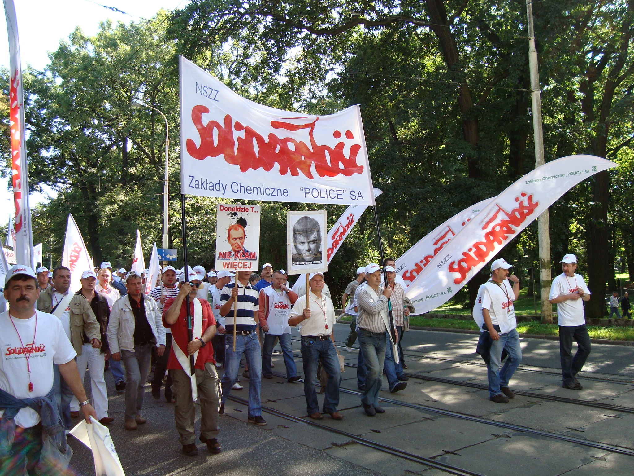 2009 016