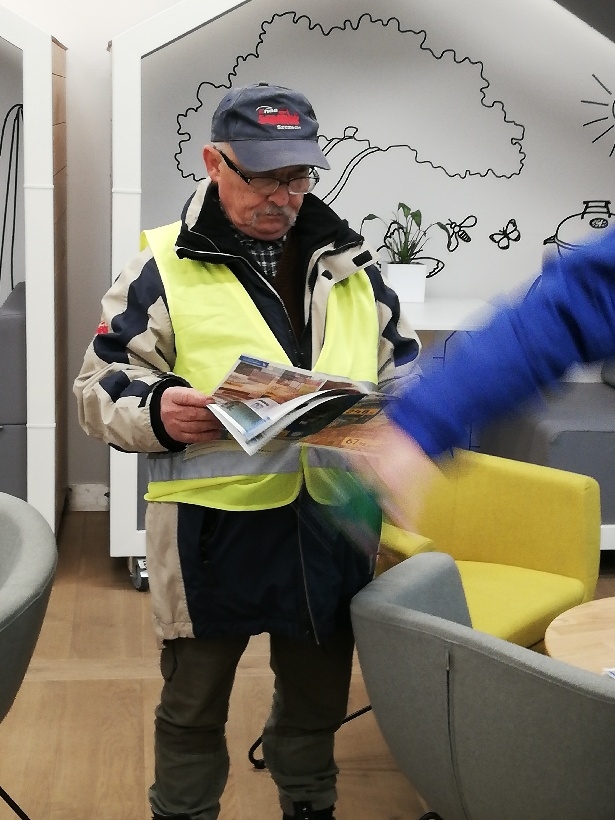 protest przed siedzibą główną w Warszawie