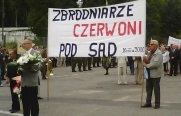 img00046-pod-brama-stoczni-30-viii-2012